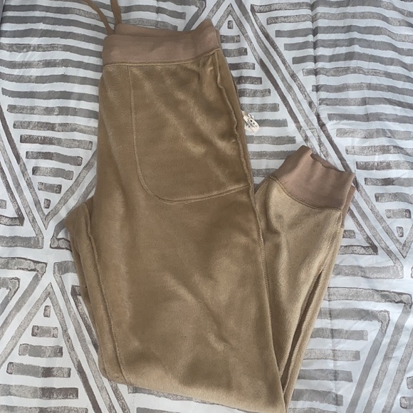 UGG Joggers - Picture 3 of 3